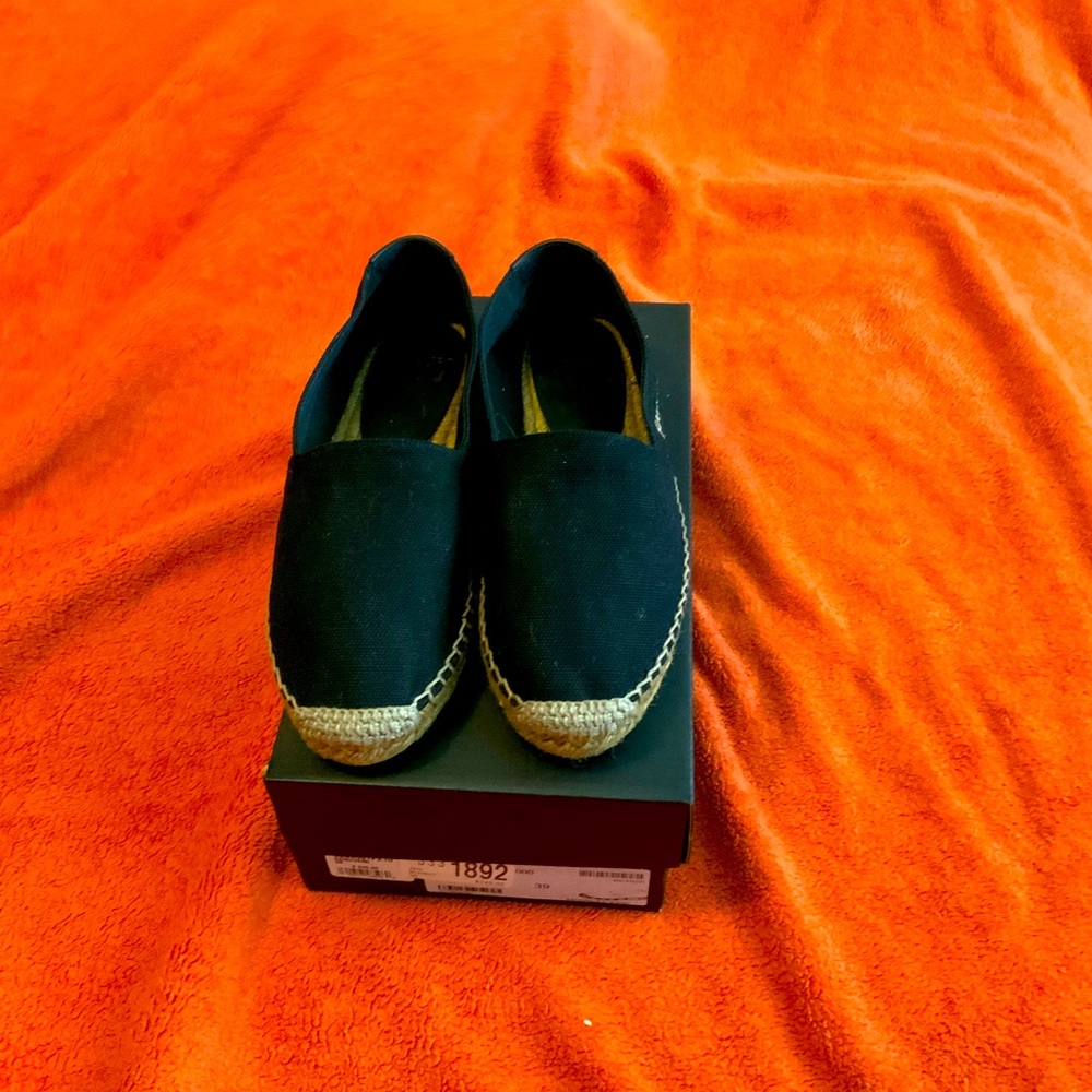 Saint Laurent Signature Espadrilles